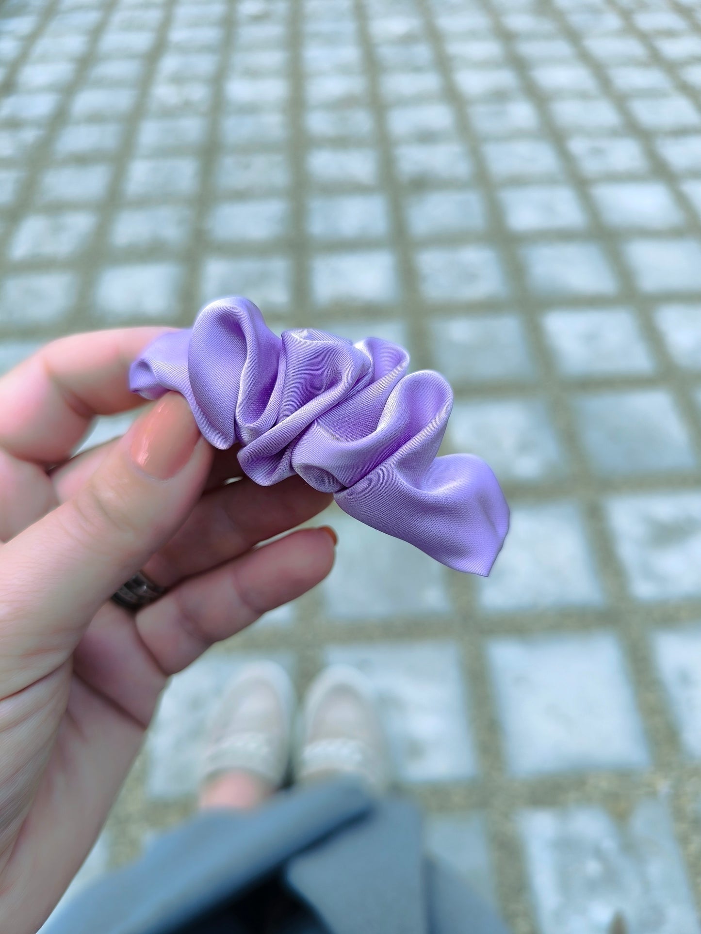 LILAC CROISSANT CLIP