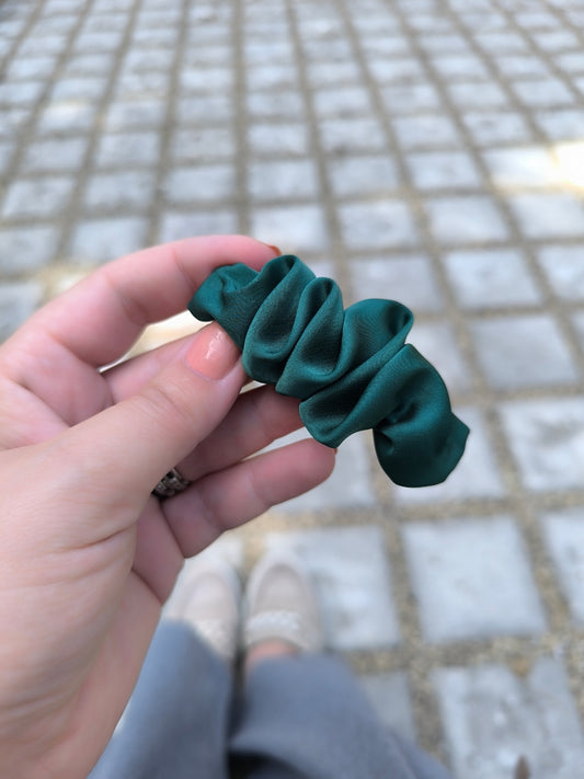 EMERALD CROISSANT CLIP