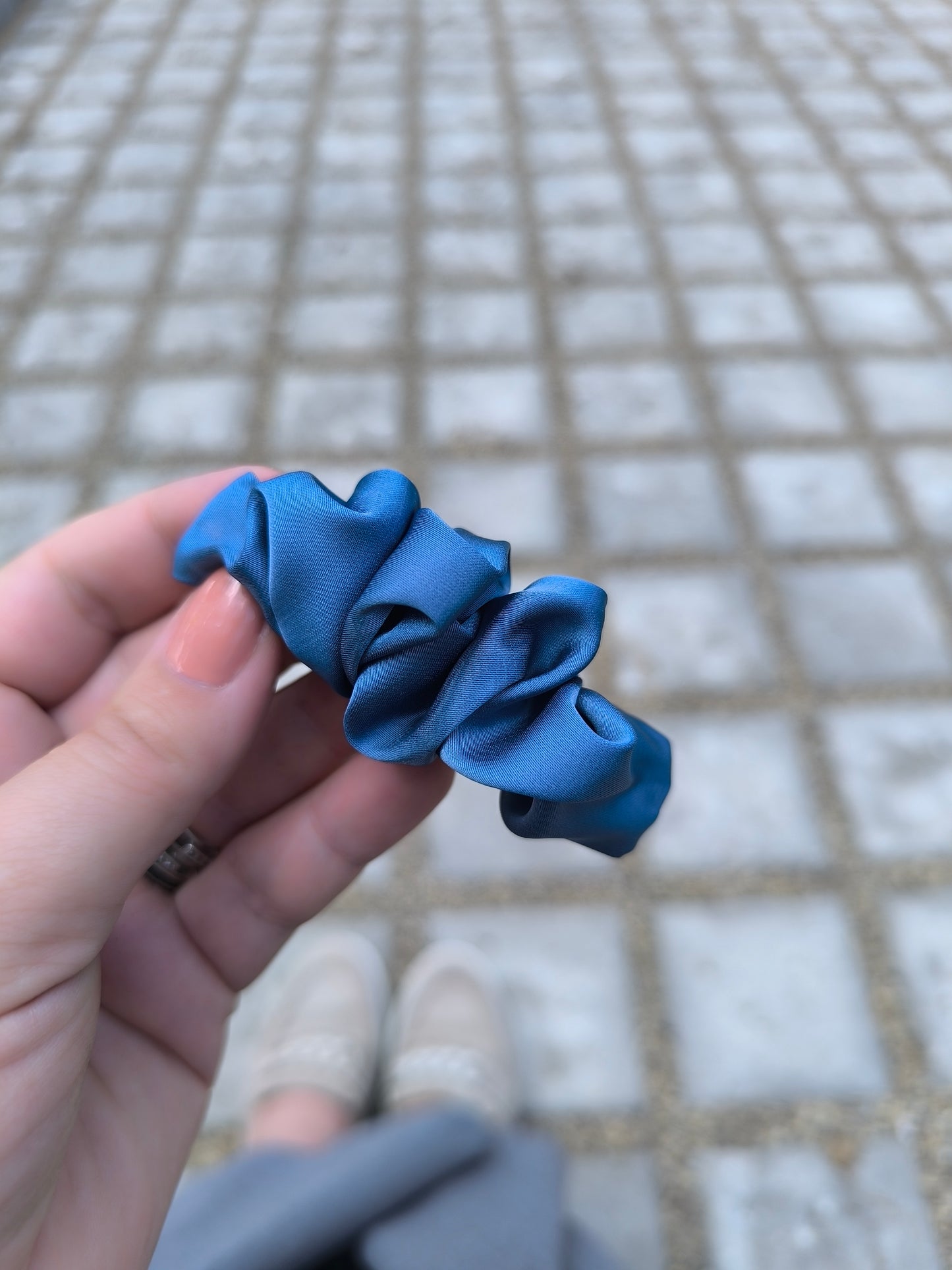 BLUE CROISSANT CLIP