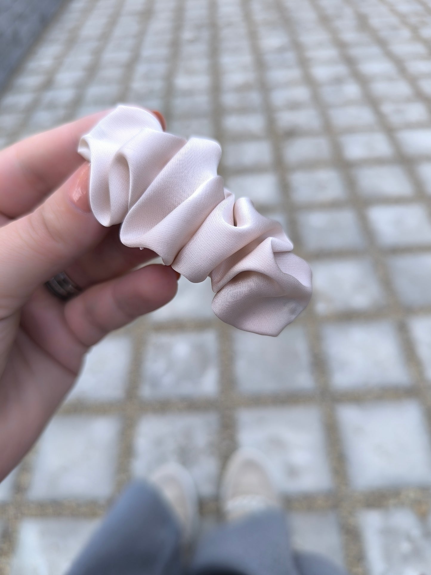 CREAM CROISSANT CLIP